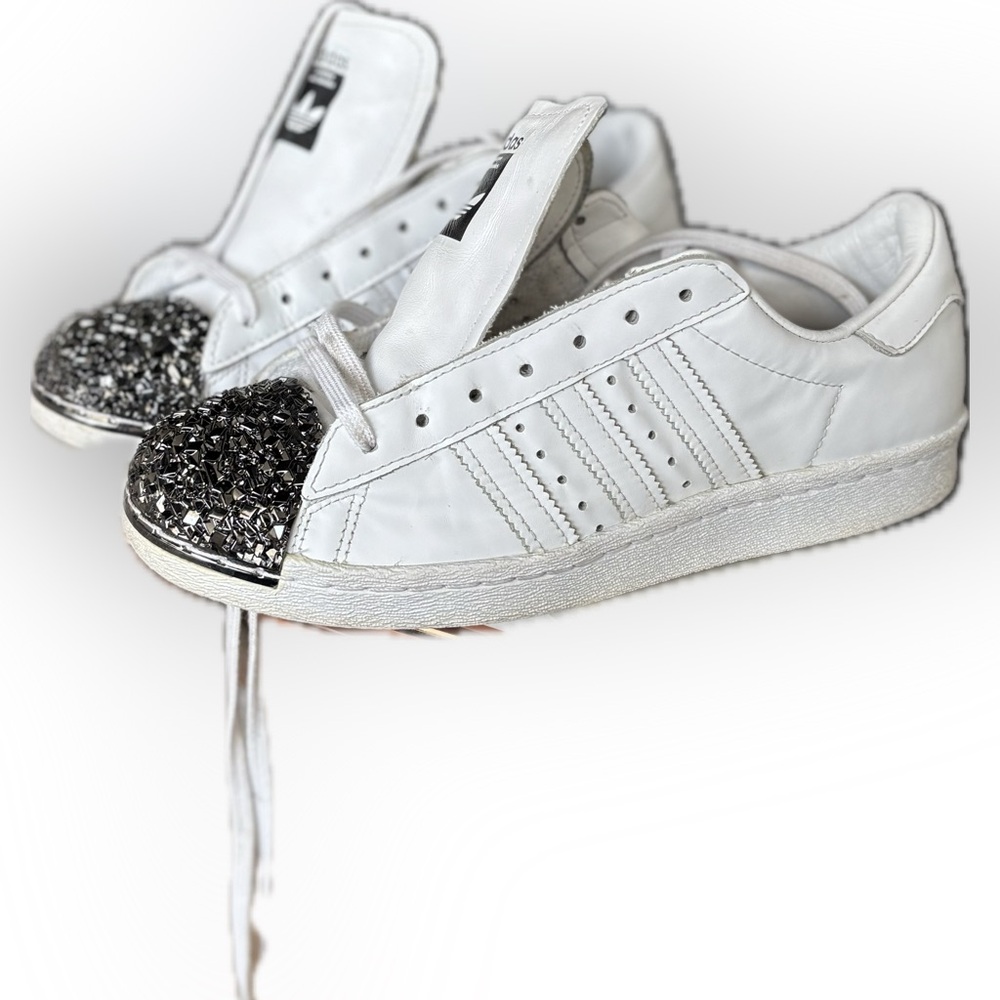 ADIDAS WOMEN'S SUPERSTAR 3D METAL TOE

White with black metal toe